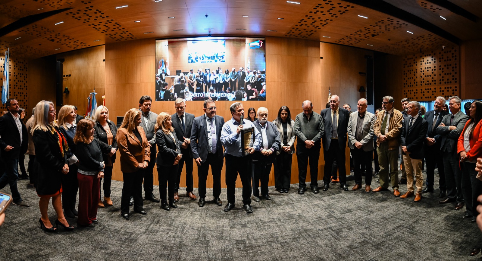 Sentido homenaje al Comipaz y pedido por la paz en el mundo